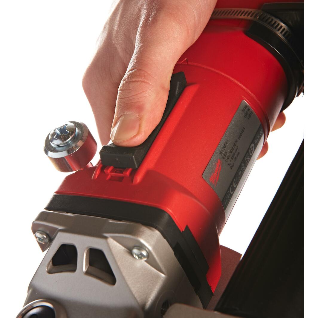 MILWAUKEE WCE 30 wall groove cutter 125mm 1500 W in