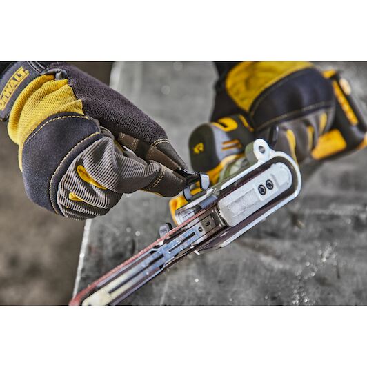 dewalt_dcm200nt_xj