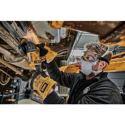 dewalt_dcg418x2_qw
