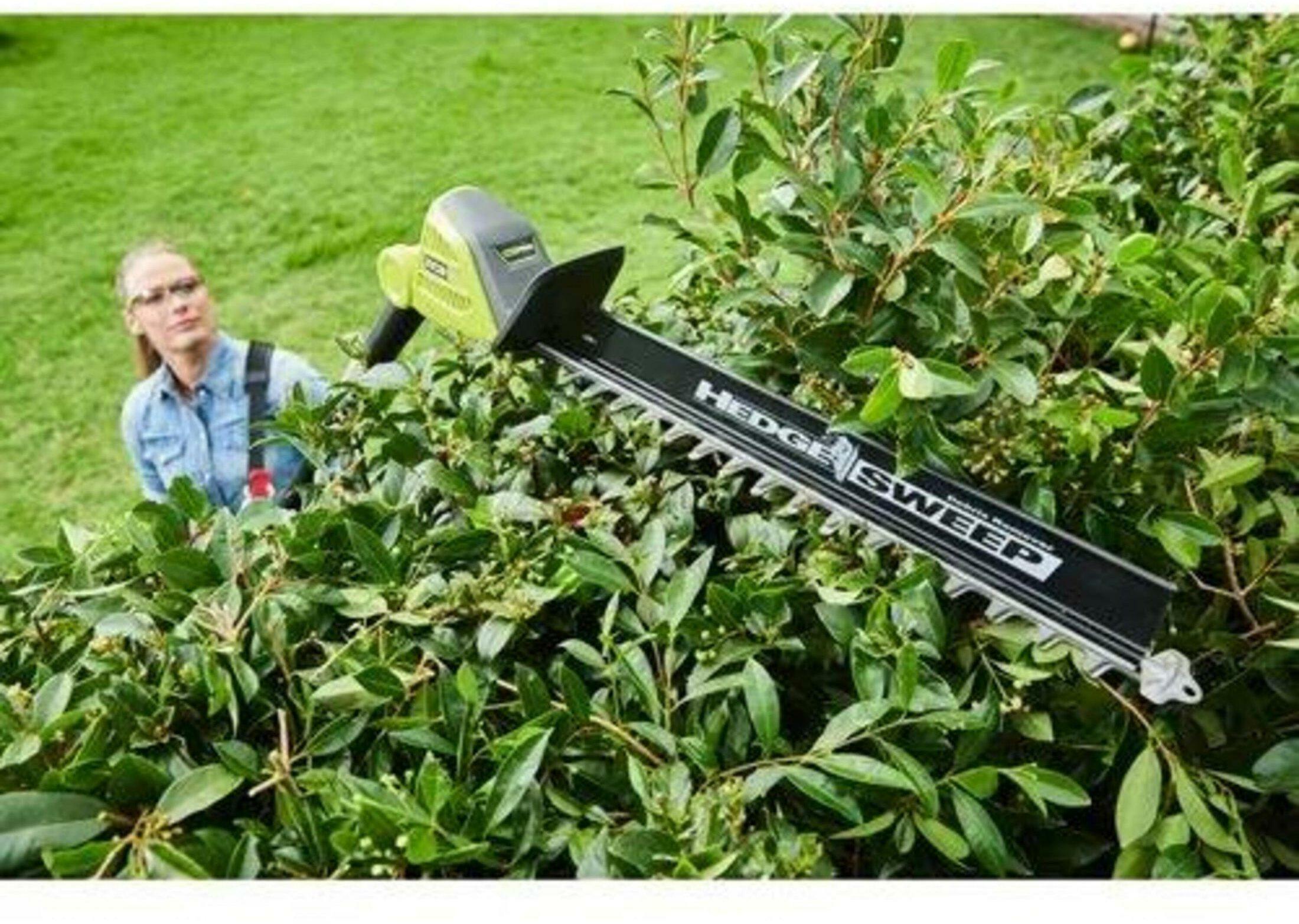RYOBI RY36PHT50A-0 36V MaxPower telescopic battery hedge trimmer