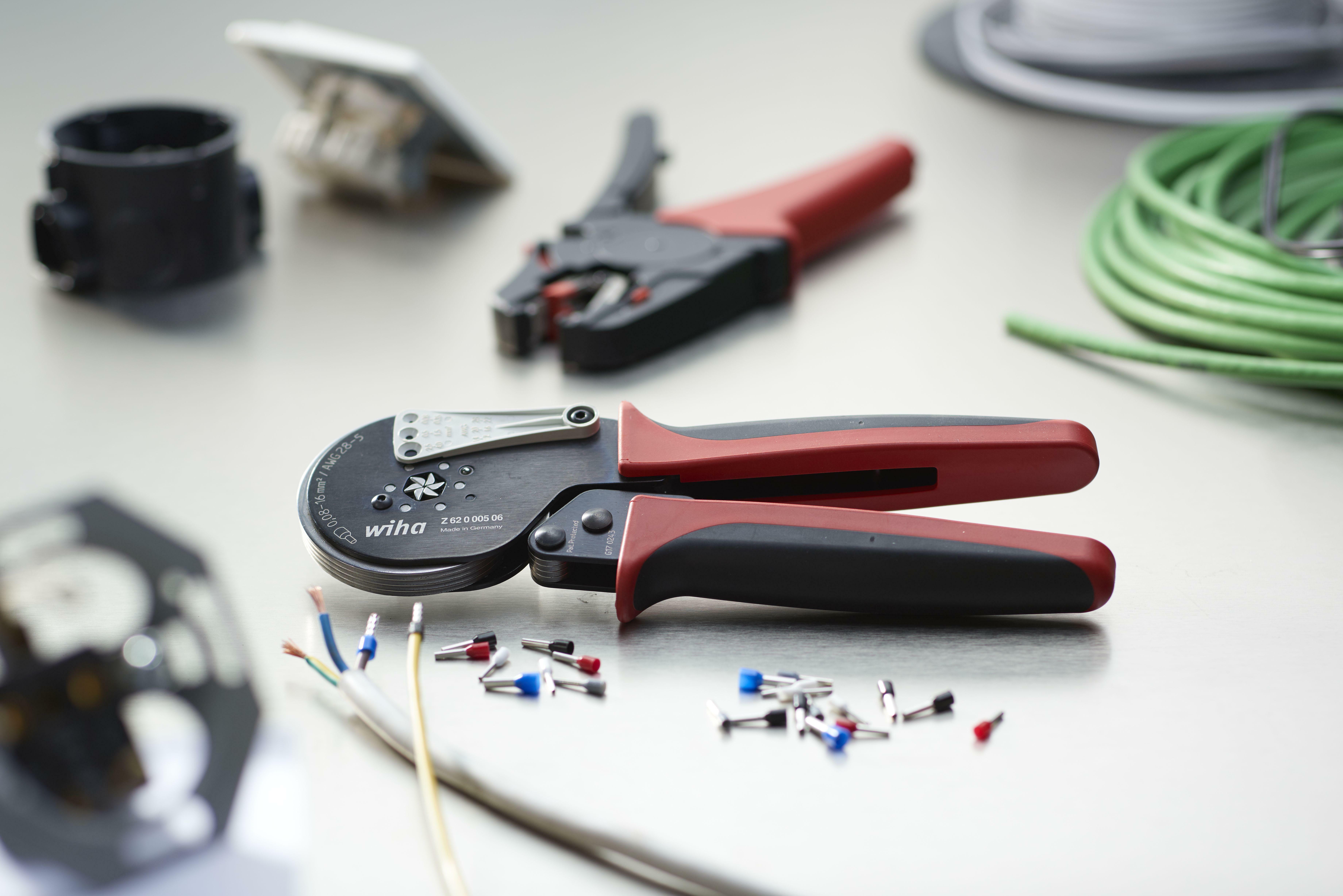 Wiha Z62000506SB automatic crimping tool 0.08–16 mm² | Klium.com