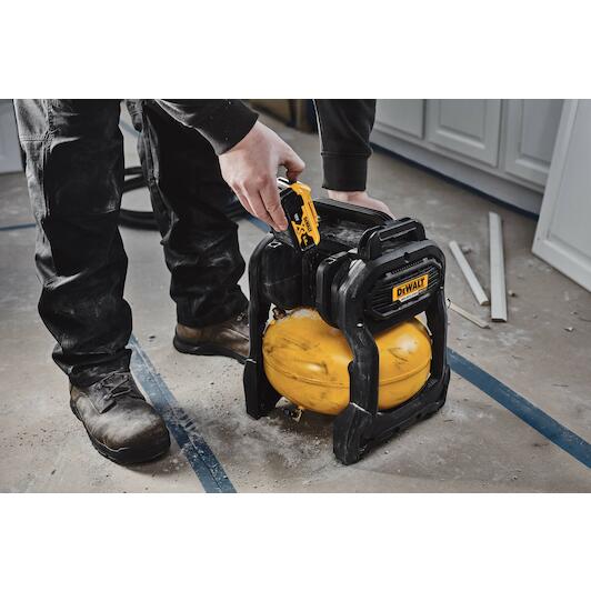 dewalt_dcc1018n_xj