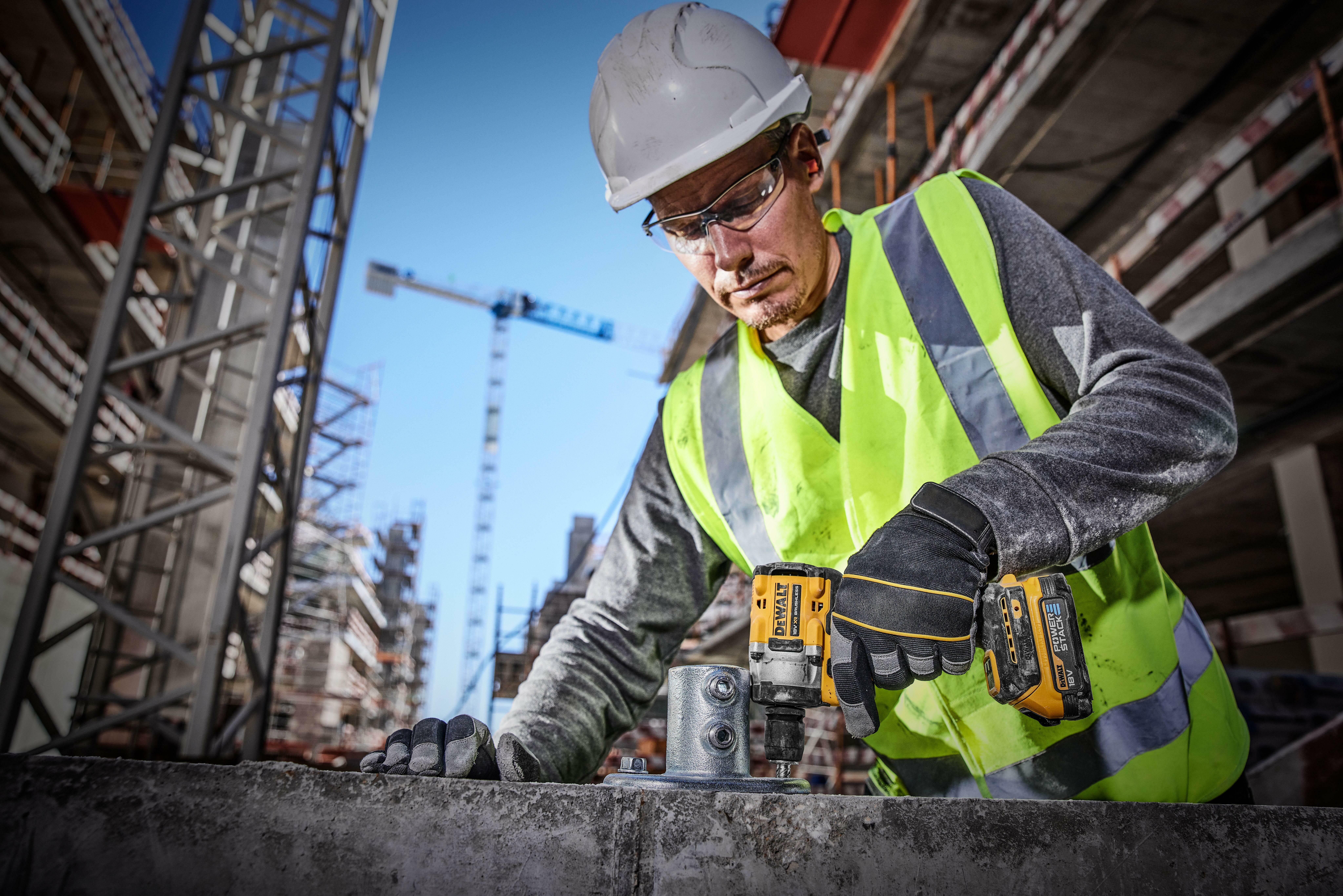 Clé à Chocs DeWalt XR 18V - 406Nm Avec 2 Batteries 5Ah Et Mallette | Professionnel Sans Balais