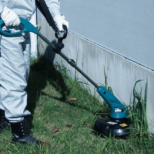 MAKITA UR3000 grass trimmer 450 W D-type