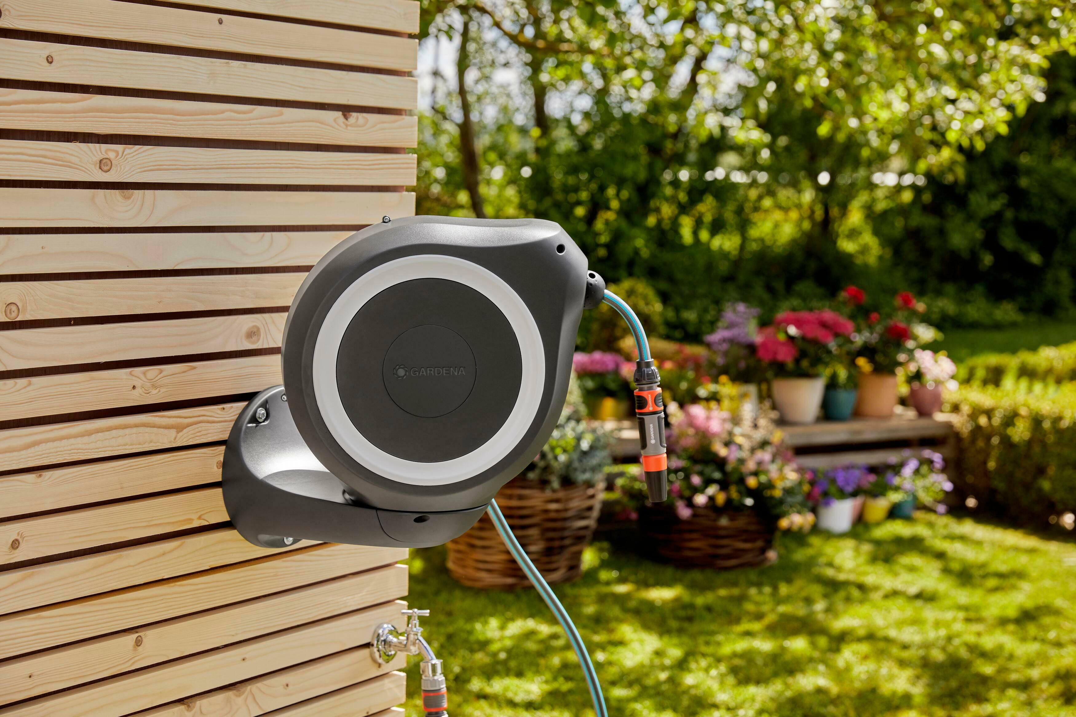 GARDENA RollUp S wall hose reel with garden hose 15m - 18602-20