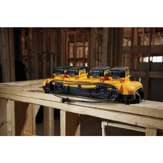 dewalt_dcb104_qw