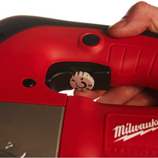 MILWAUKEE JSPE 135 TX Pendulum jigsaw 750 W in transport MILWAUKEE JSPE 135 TX Pendulum jigsaw 750 W in transport