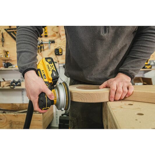 dewalt_dcw211nt_xj_10