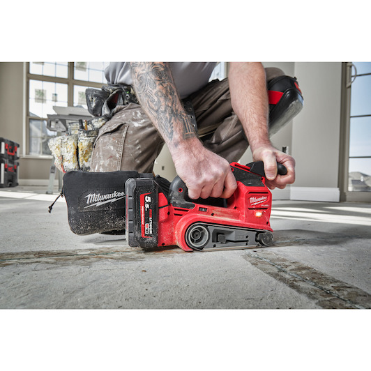 MILWAUKEE M18 FBTS75 552X FUEL cordless belt sander 75mm in HD Box 2x 5.5Ah battery charger 4933479615 Klium