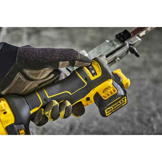 dewalt_dcm200nt_xj