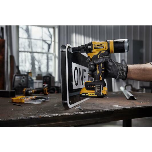 dewalt_dcf403nt_xj
